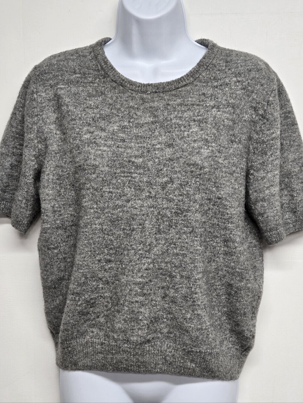 H&M Pullover Sweater Crew Neck Short Sleeve Gray Stretch Knit M